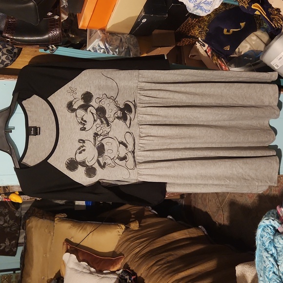 Torrid Disney Mickey and Minnie skater dress size 1 - Picture 5 of 6